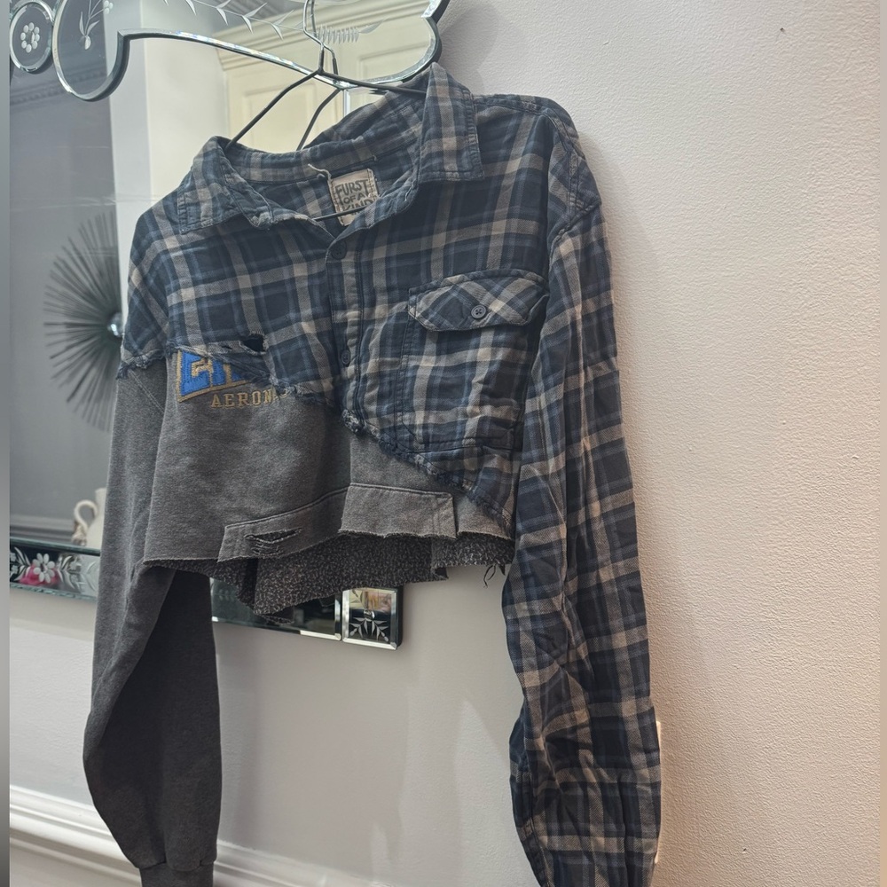 First of a Kind crop wmn flannel/sweatshirt 
One size